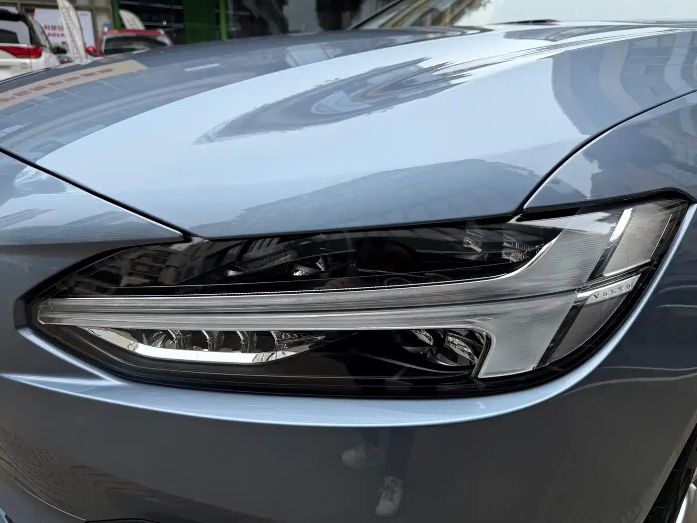 2018 Volvo S90 T5 Smart Edition — миниатюра 32