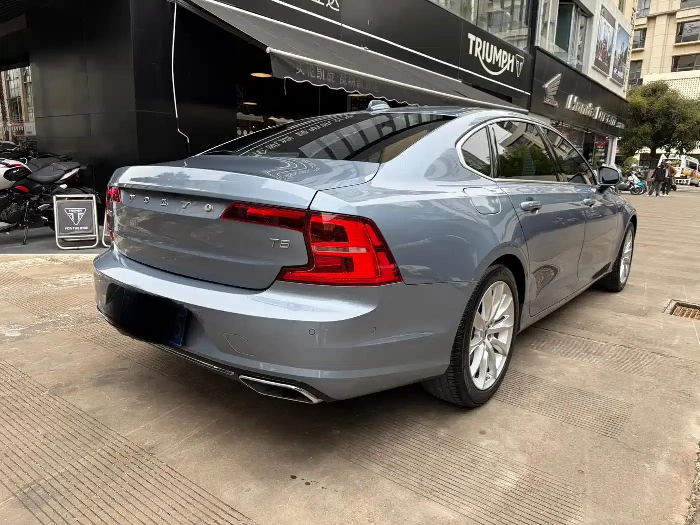 2018 Volvo S90 T5 Smart Edition — миниатюра 5