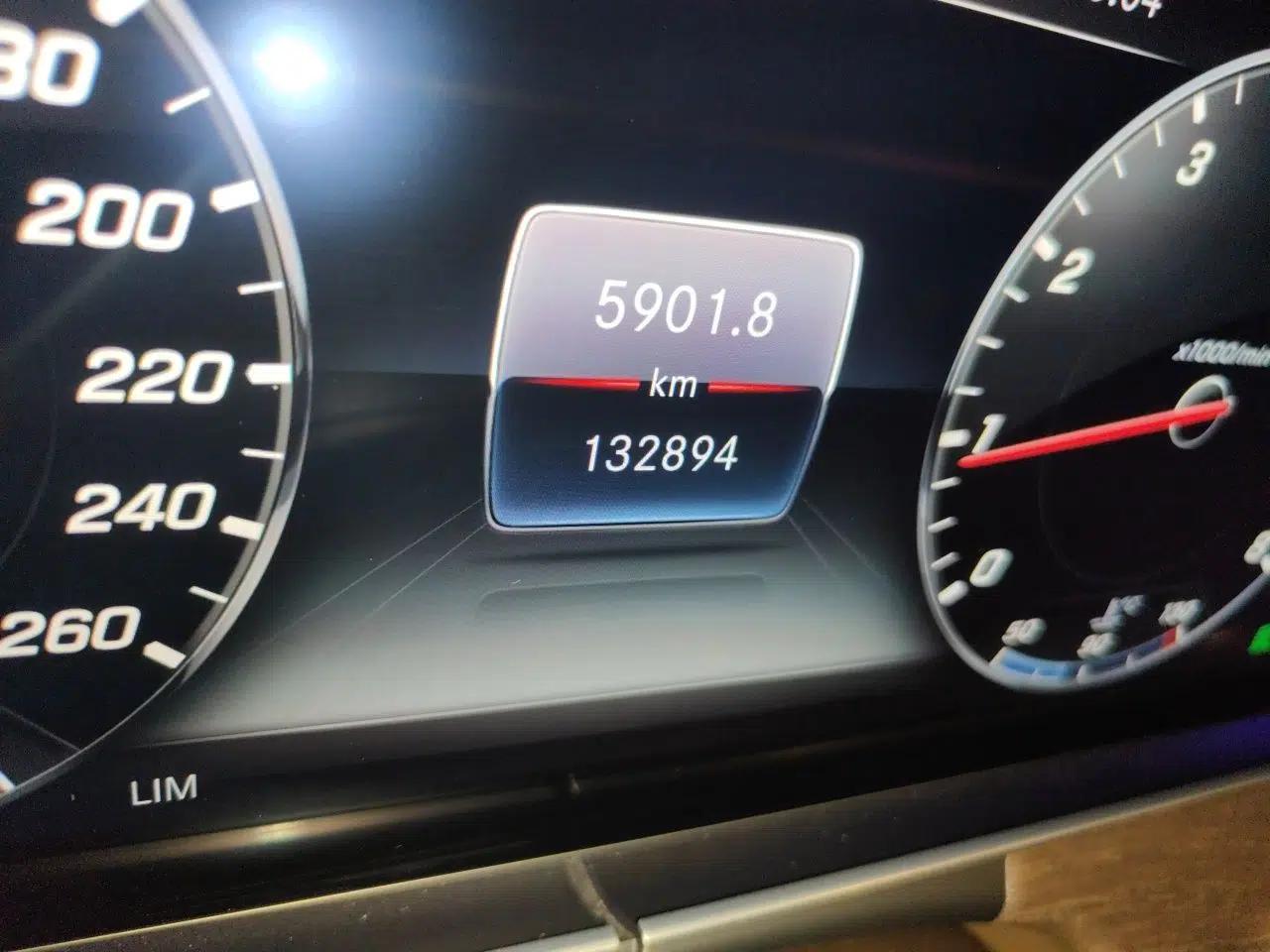 Mercedes-Benz E-Class 2019 Facelifted E 300 L Stylish Version — миниатюра 12