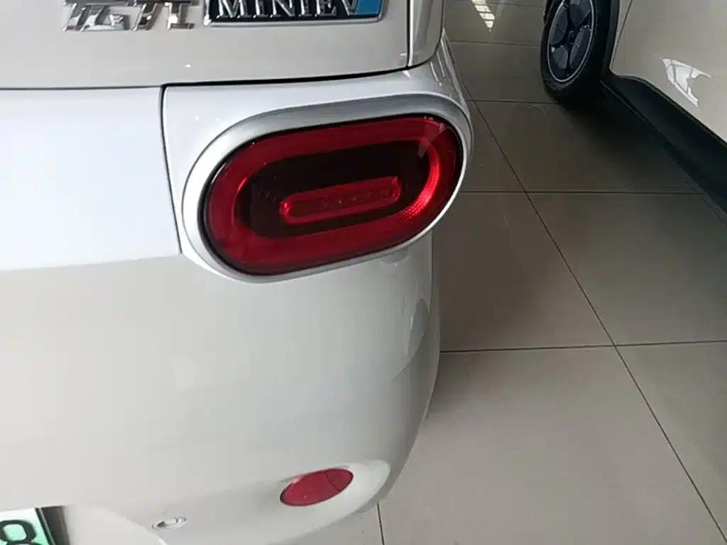 Hongguang MINIEV 2024 Third Generation 215km/h Youth Edition — миниатюра 8