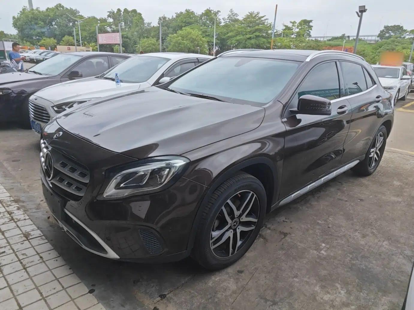 Mercedes-Benz GLA 2017 GLA 200 Fashion Model — миниатюра 1