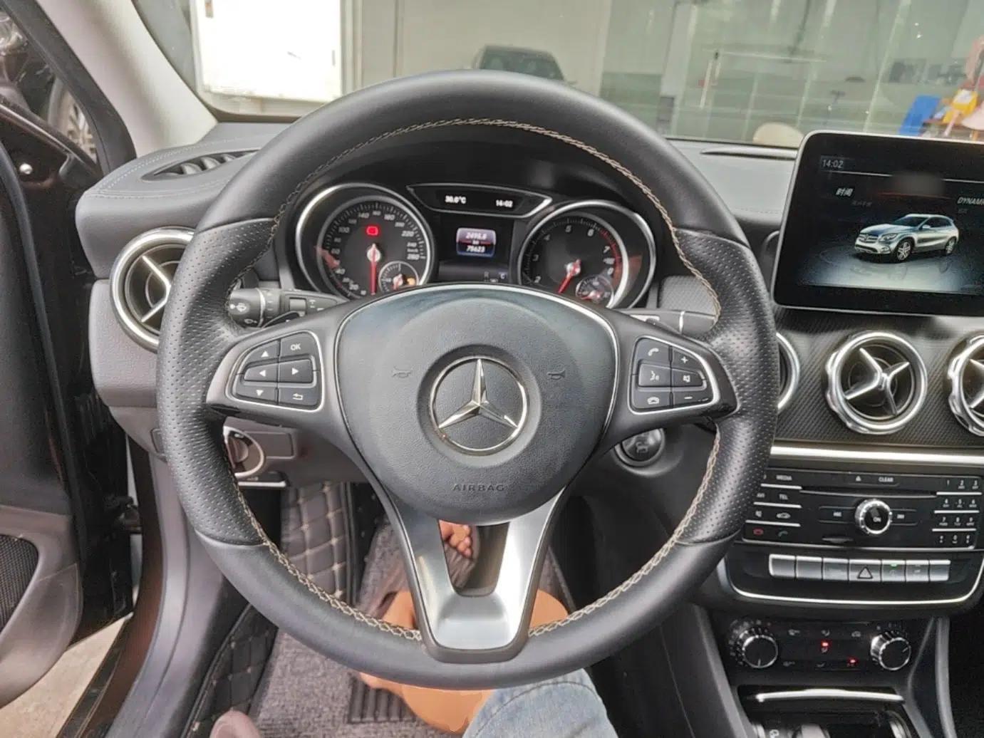 Mercedes-Benz GLA 2017 GLA 200 Fashion Model — миниатюра 13