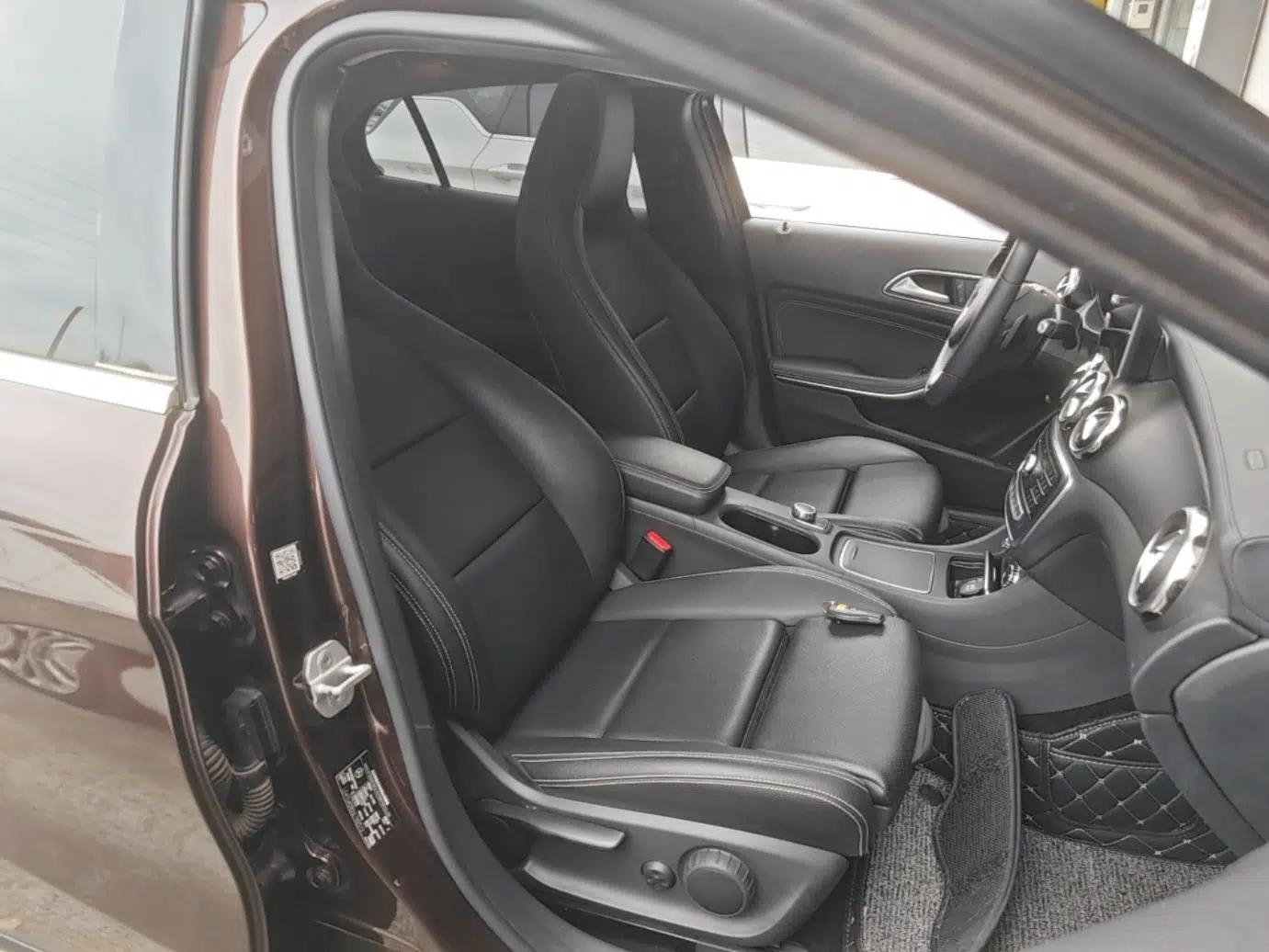 Mercedes-Benz GLA 2017 GLA 200 Fashion Model — миниатюра 19
