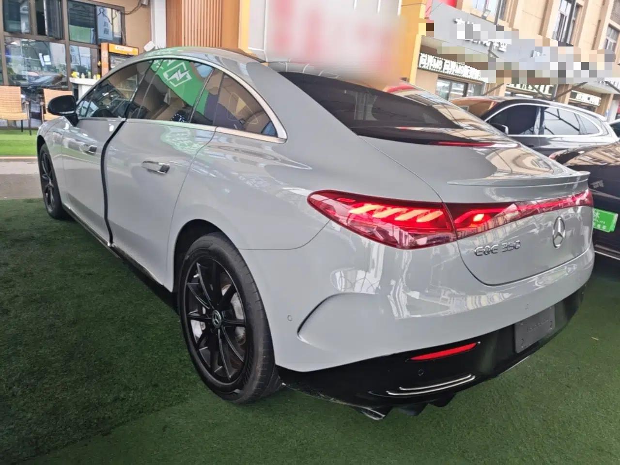 Mercedes-Benz EQE 2022 350 Pioneer Edition — миниатюра 4