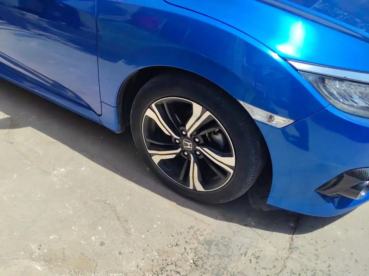 Honda Civic 2016 220TURBO CVT Prestige Edition — миниатюра 8