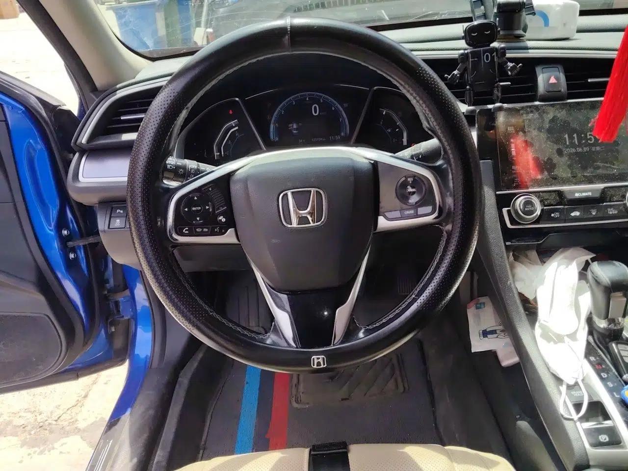 Honda Civic 2016 220TURBO CVT Prestige Edition — миниатюра 10