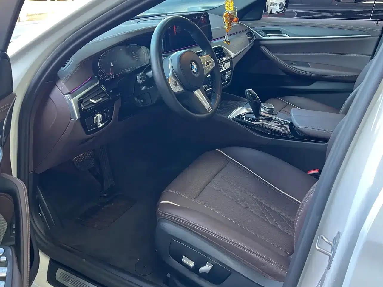2023 BMW 5 Series 530Li Leading Edition M Sport Package — миниатюра 4