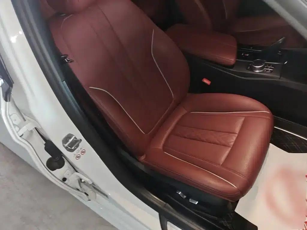 2021 BMW 5 Series 530Li Leading Edition M Sport Package — миниатюра 25