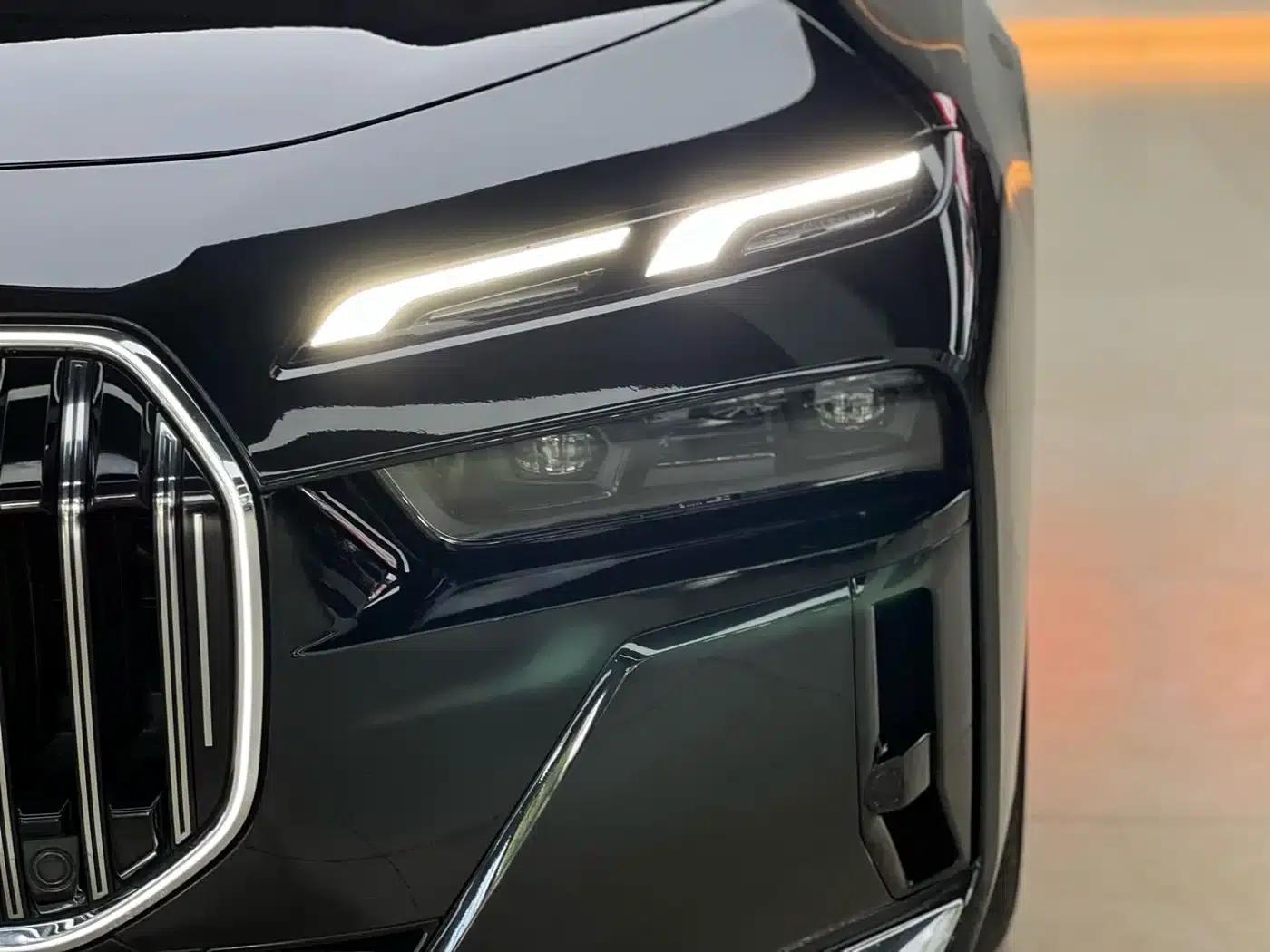 2023 BMW 7 Series 735Li M Sport Package — миниатюра 17