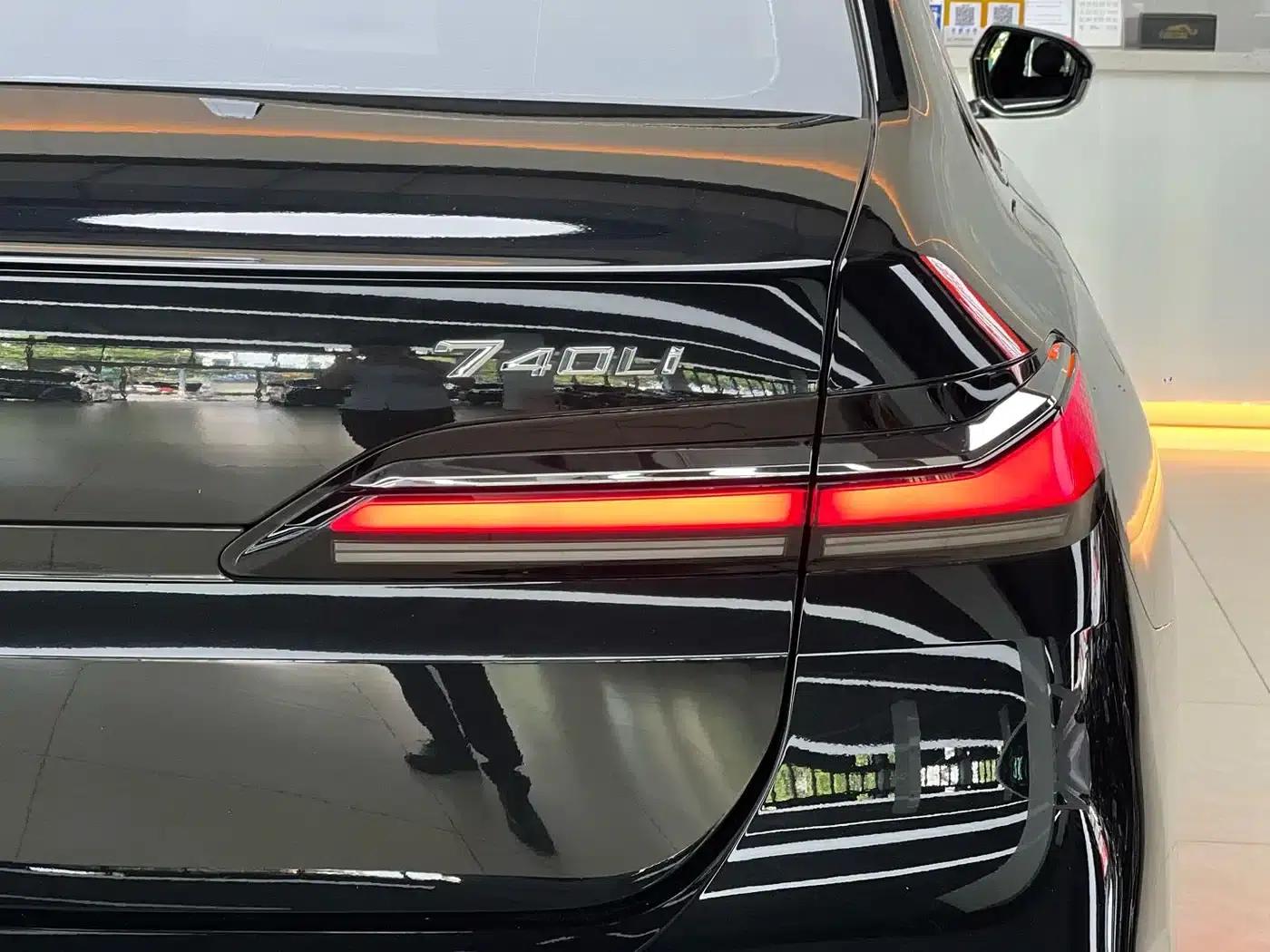 2023 BMW 7 Series 735Li M Sport Package — миниатюра 18