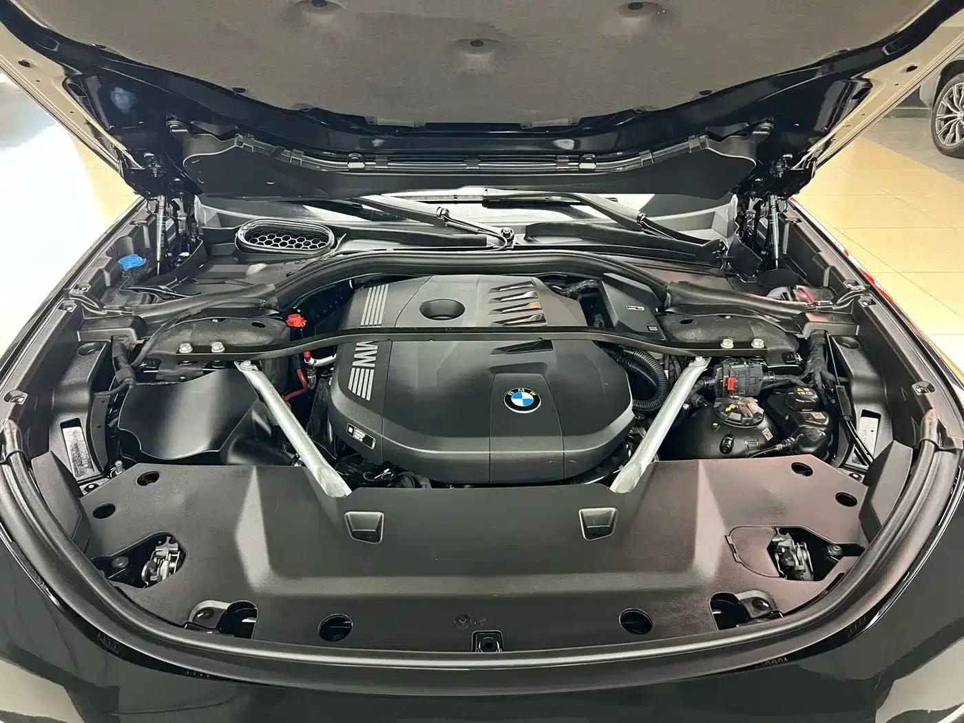2023 BMW 7 Series 735Li M Sport Package — миниатюра 26