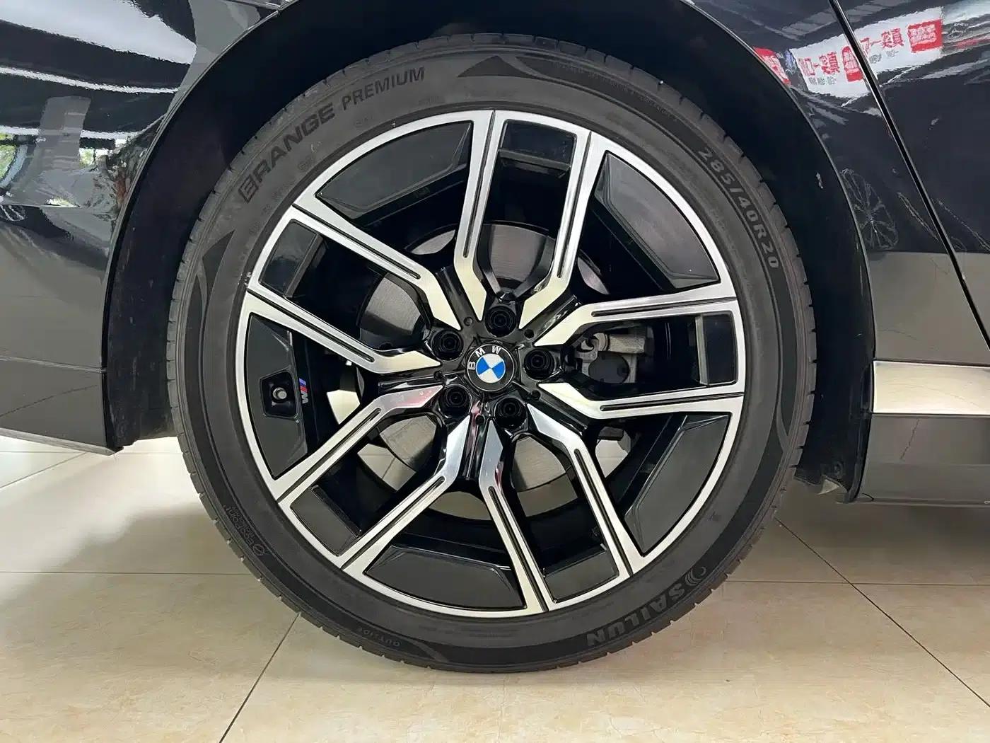 2023 BMW 7 Series 735Li M Sport Package — миниатюра 29