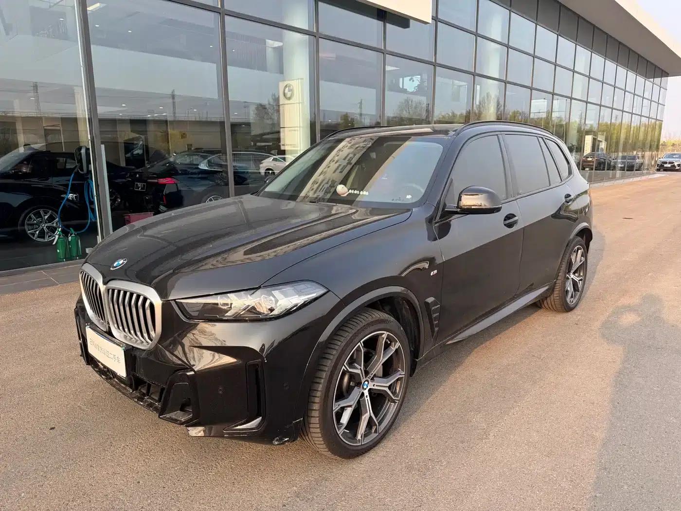 BMW X5 2025 xDrive 30Li M Sport Shadow Edition — миниатюра 1