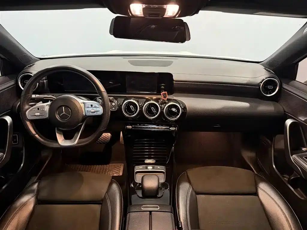 2019 Mercedes-Benz A-Class A 180 L Sport Sedan — миниатюра 7