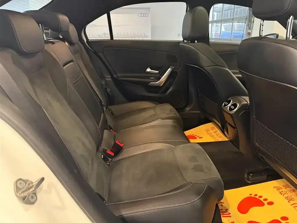 2019 Mercedes-Benz A-Class A 180 L Sport Sedan — миниатюра 8