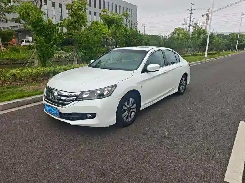 2015 Honda Accord 2.0L LXS Elite Edition — миниатюра 1