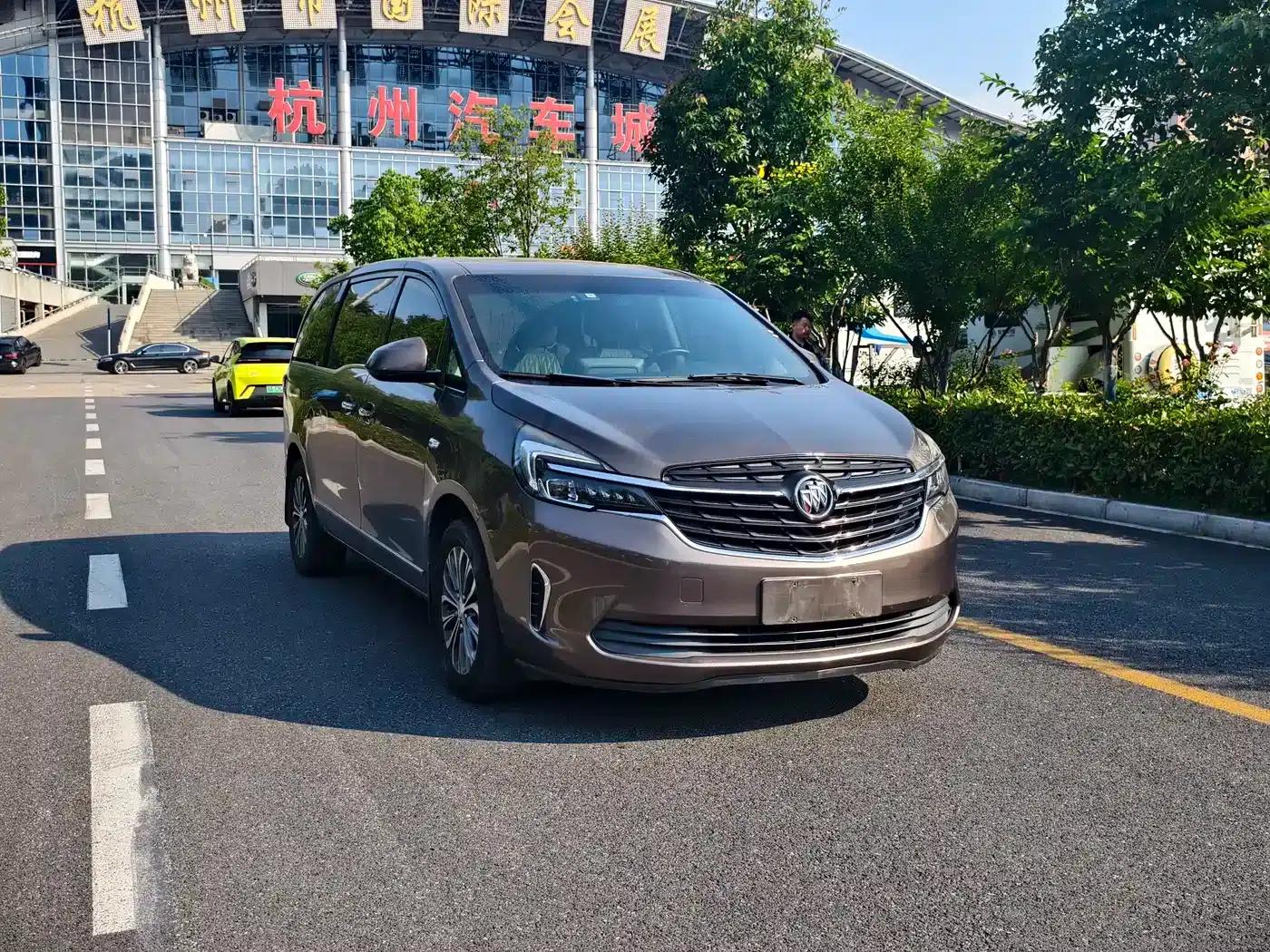 Buick GL8 2021 Land Business Class 652T Luxury — миниатюра 3