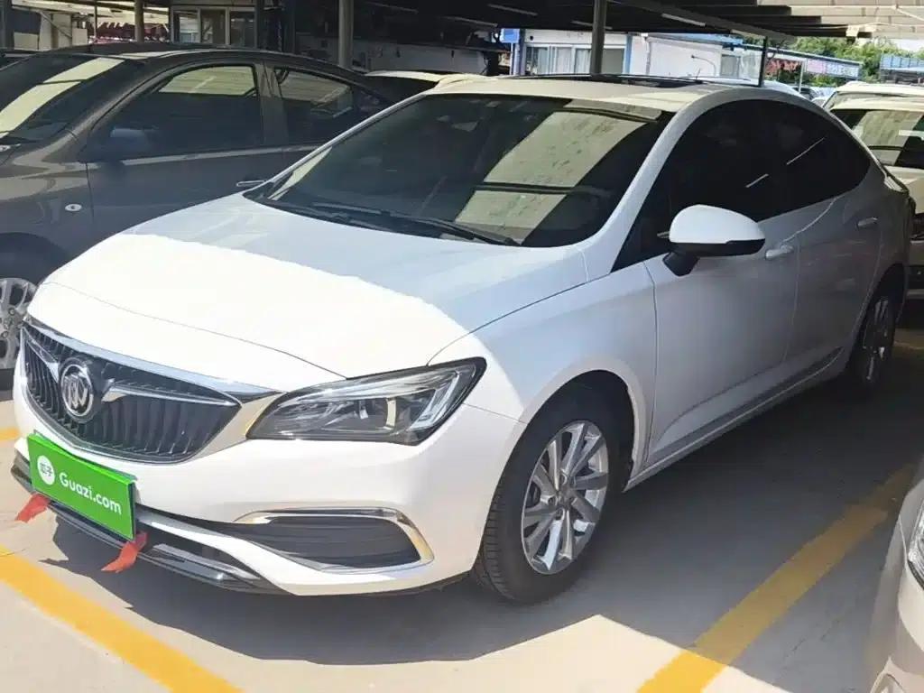 Buick Verano 2018 Sedan 15S Automatic Entry-Level — миниатюра 1