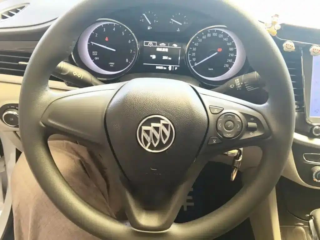 Buick Verano 2018 Sedan 15S Automatic Entry-Level — миниатюра 11