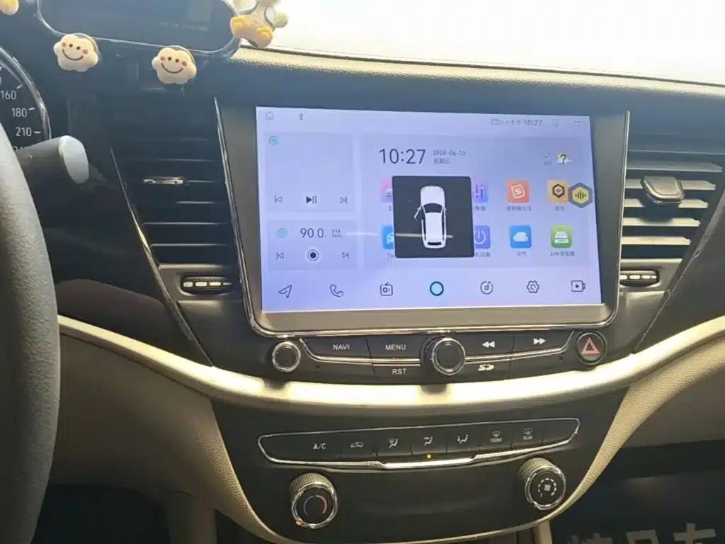 Buick Verano 2018 Sedan 15S Automatic Entry-Level — миниатюра 13