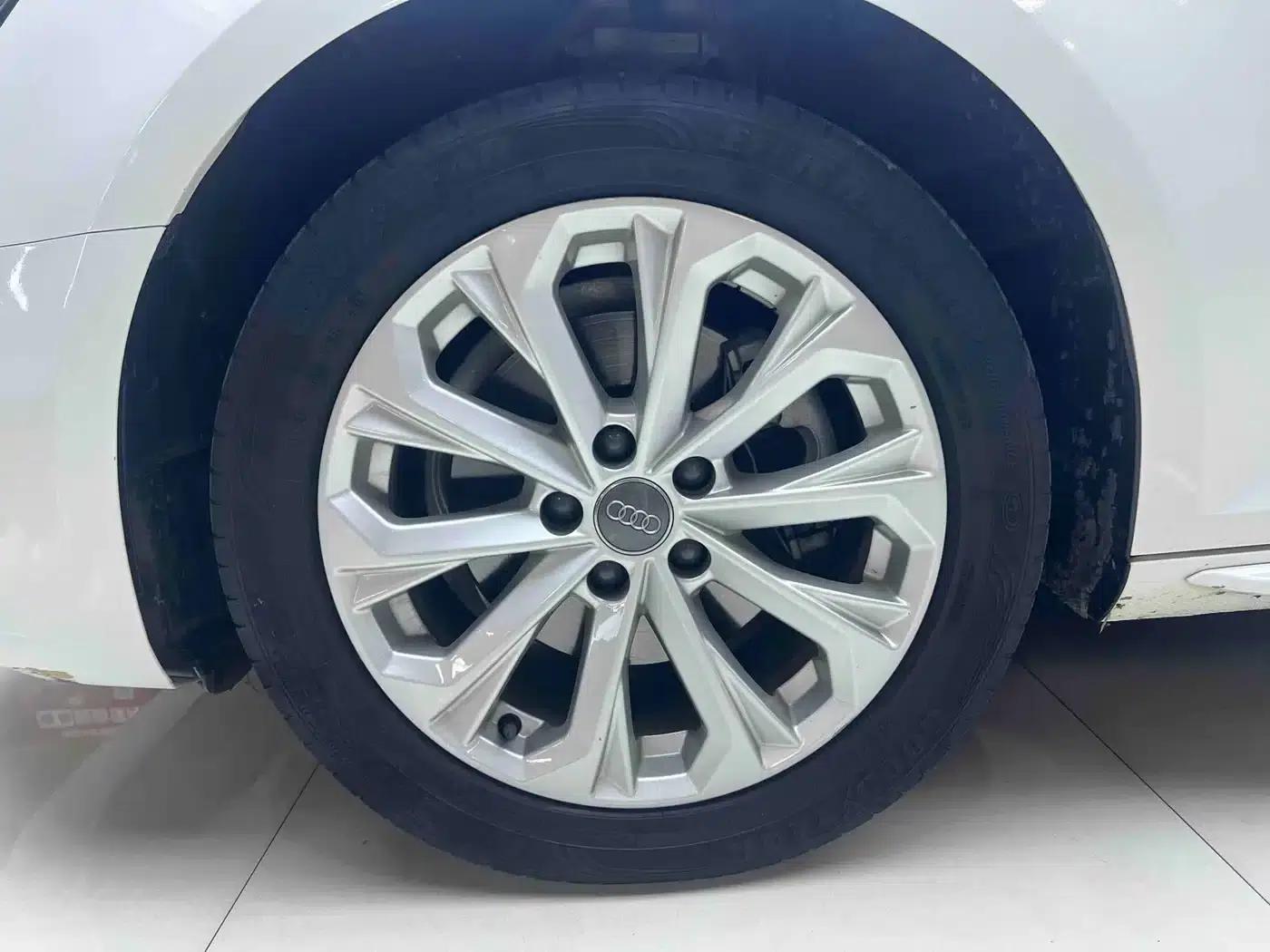 Audi A4L 2019 40 TFSI Progressive (China VI Emission Standard) — миниатюра 5