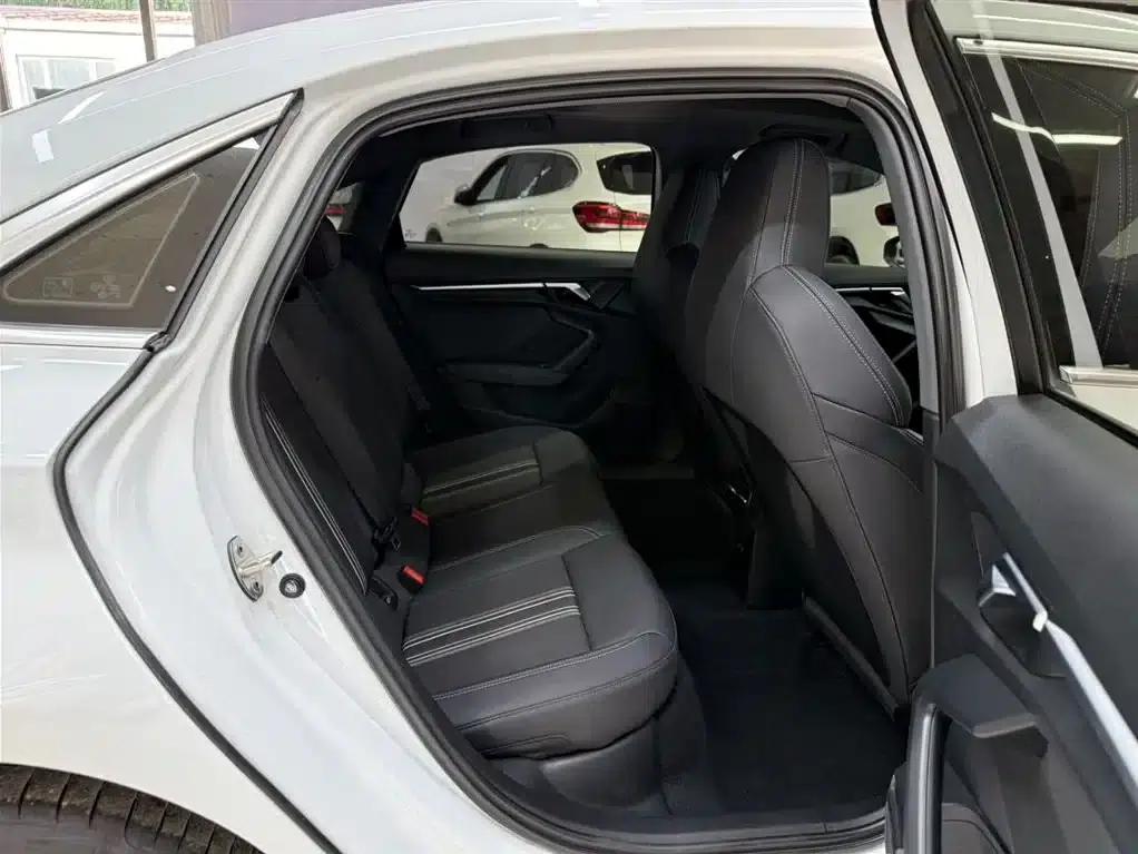 Audi A3 2023 Facelift A3L Limousine 35 TFSI Sporty Edition — миниатюра 11