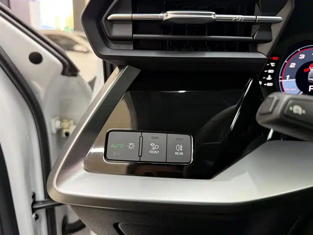 Audi A3 2023 Facelift A3L Limousine 35 TFSI Sporty Edition — миниатюра 17