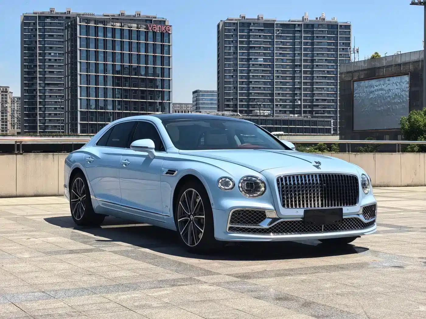 Flying Spur 2022 4.0T V8 Standard Edition — миниатюра 3