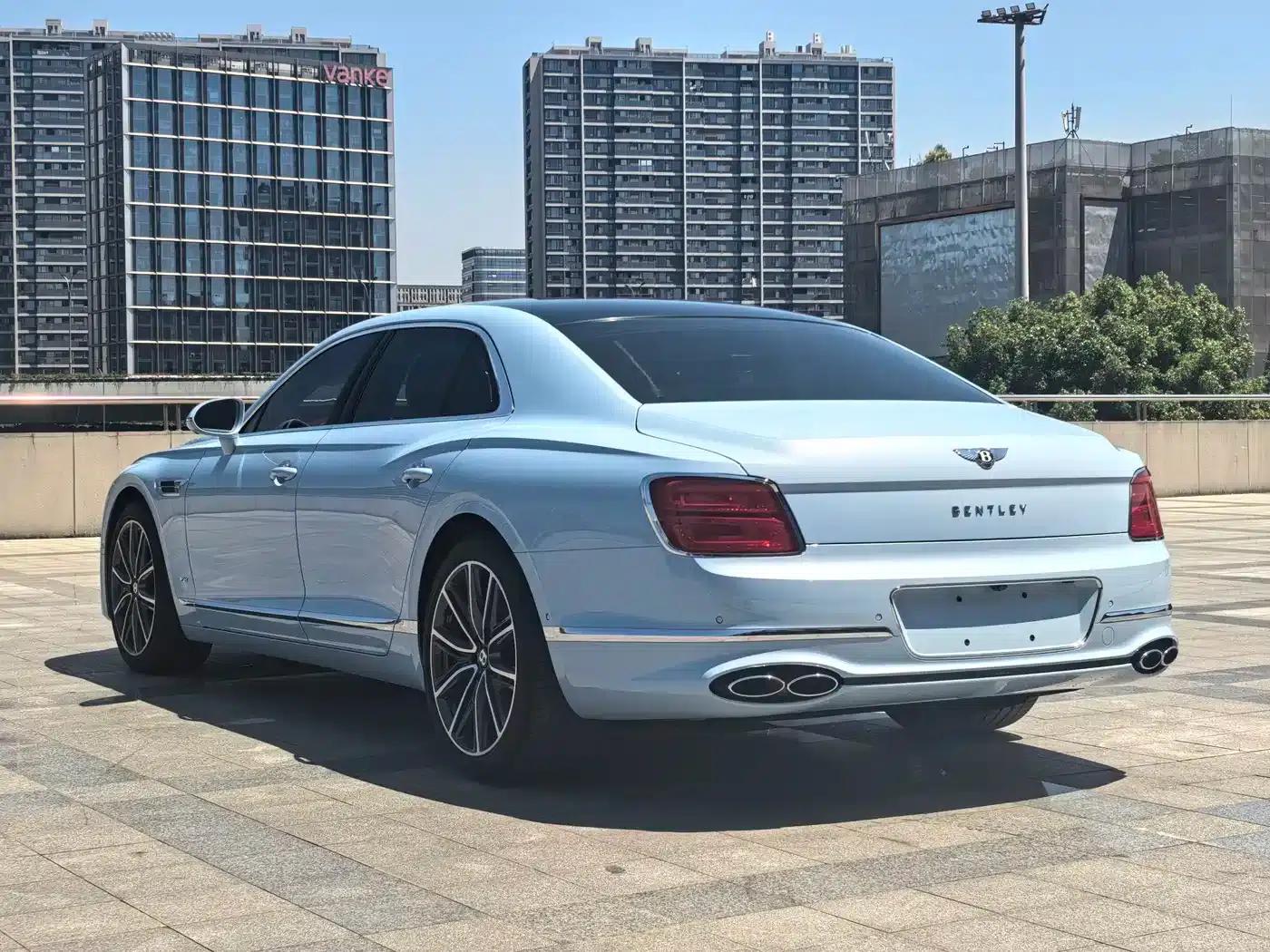 Flying Spur 2022 4.0T V8 Standard Edition — миниатюра 4