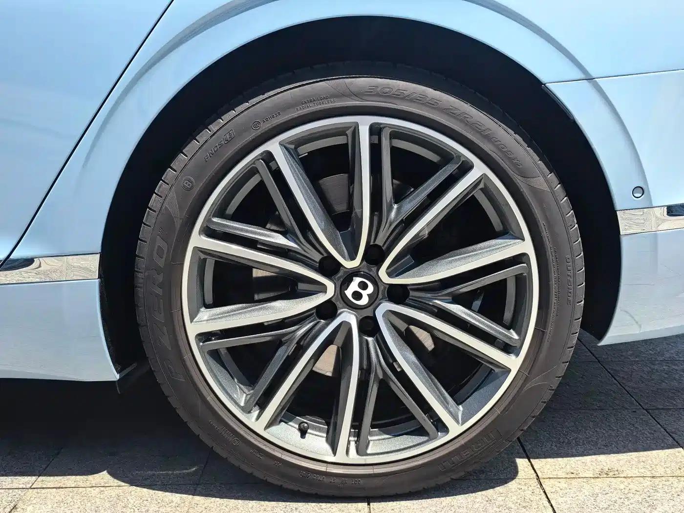 Flying Spur 2022 4.0T V8 Standard Edition — миниатюра 8