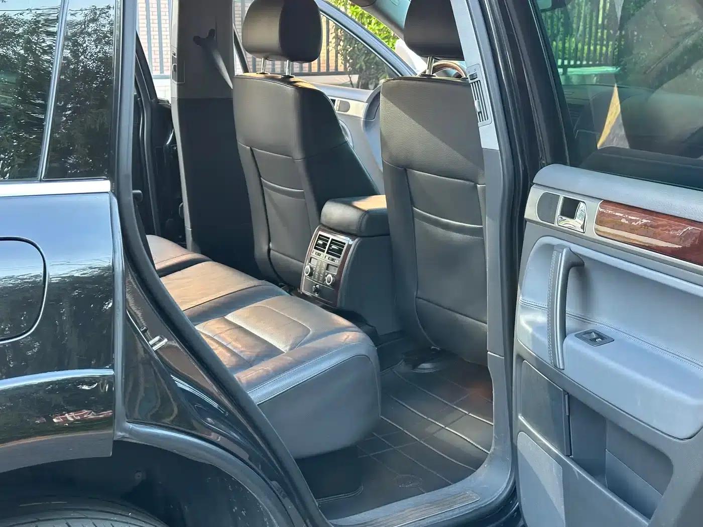 Touareg 2010 4.2 Limited Top-of-the-line Edition — миниатюра 10