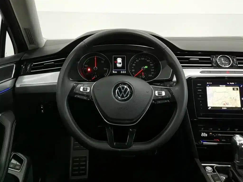 2020 Volkswagen Passat PHEV GTE Luxury Edition — миниатюра 11