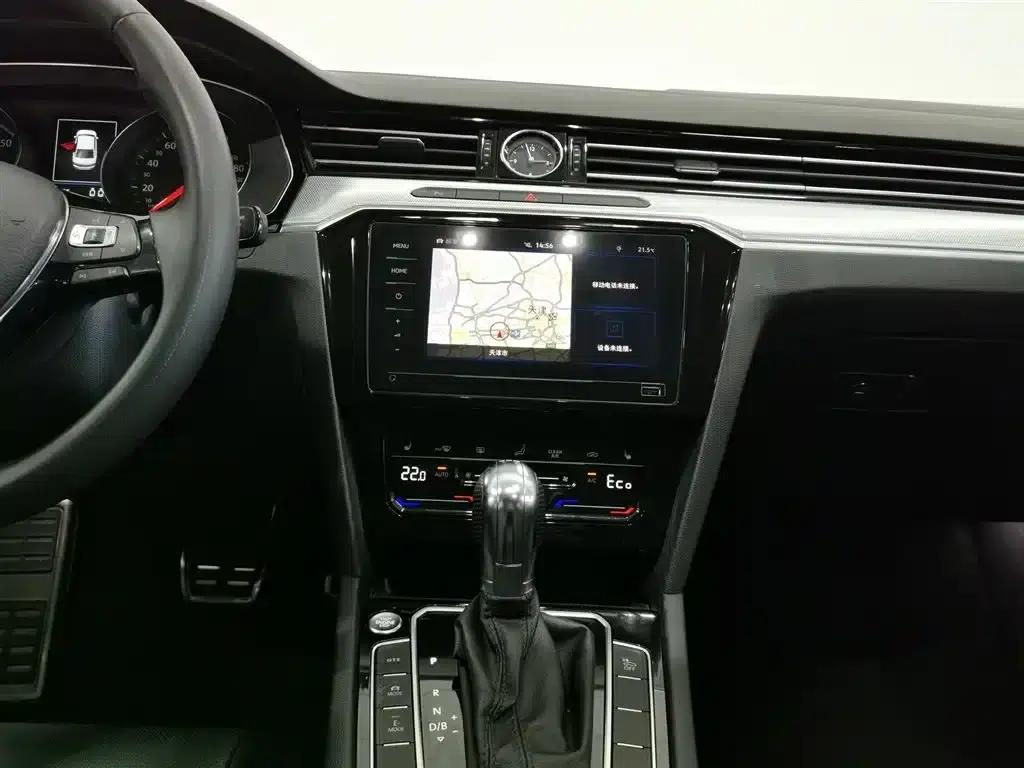 2020 Volkswagen Passat PHEV GTE Luxury Edition — миниатюра 12