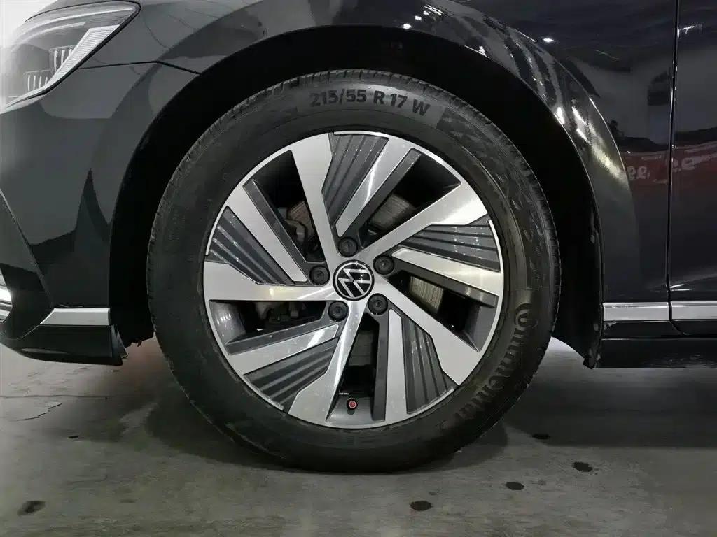 2020 Volkswagen Passat PHEV GTE Luxury Edition — миниатюра 17