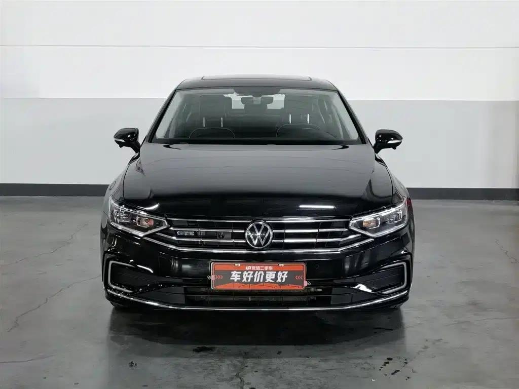 2020 Volkswagen Passat PHEV GTE Luxury Edition — миниатюра 3