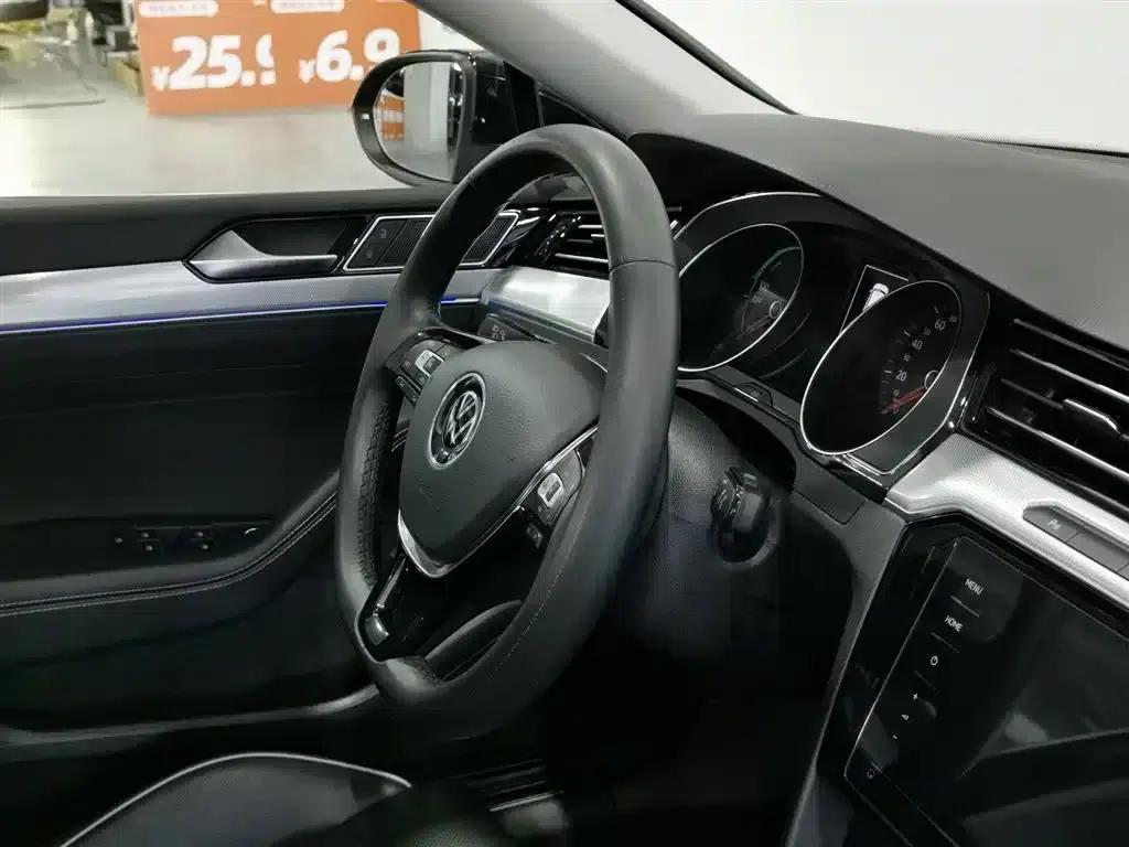 2020 Volkswagen Passat PHEV GTE Luxury Edition — миниатюра 22
