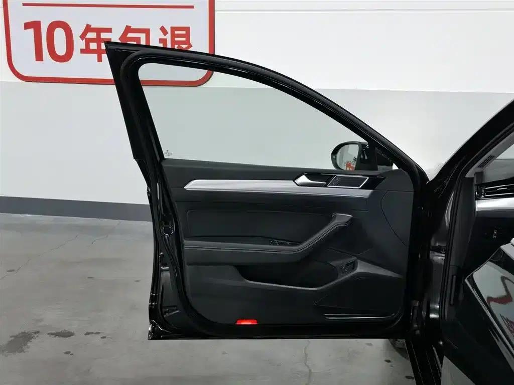 2020 Volkswagen Passat PHEV GTE Luxury Edition — миниатюра 8