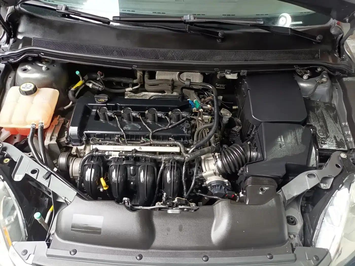 Ford Focus 2013 Sedan Classic 1.8L Automatic Basic Model — миниатюра 14