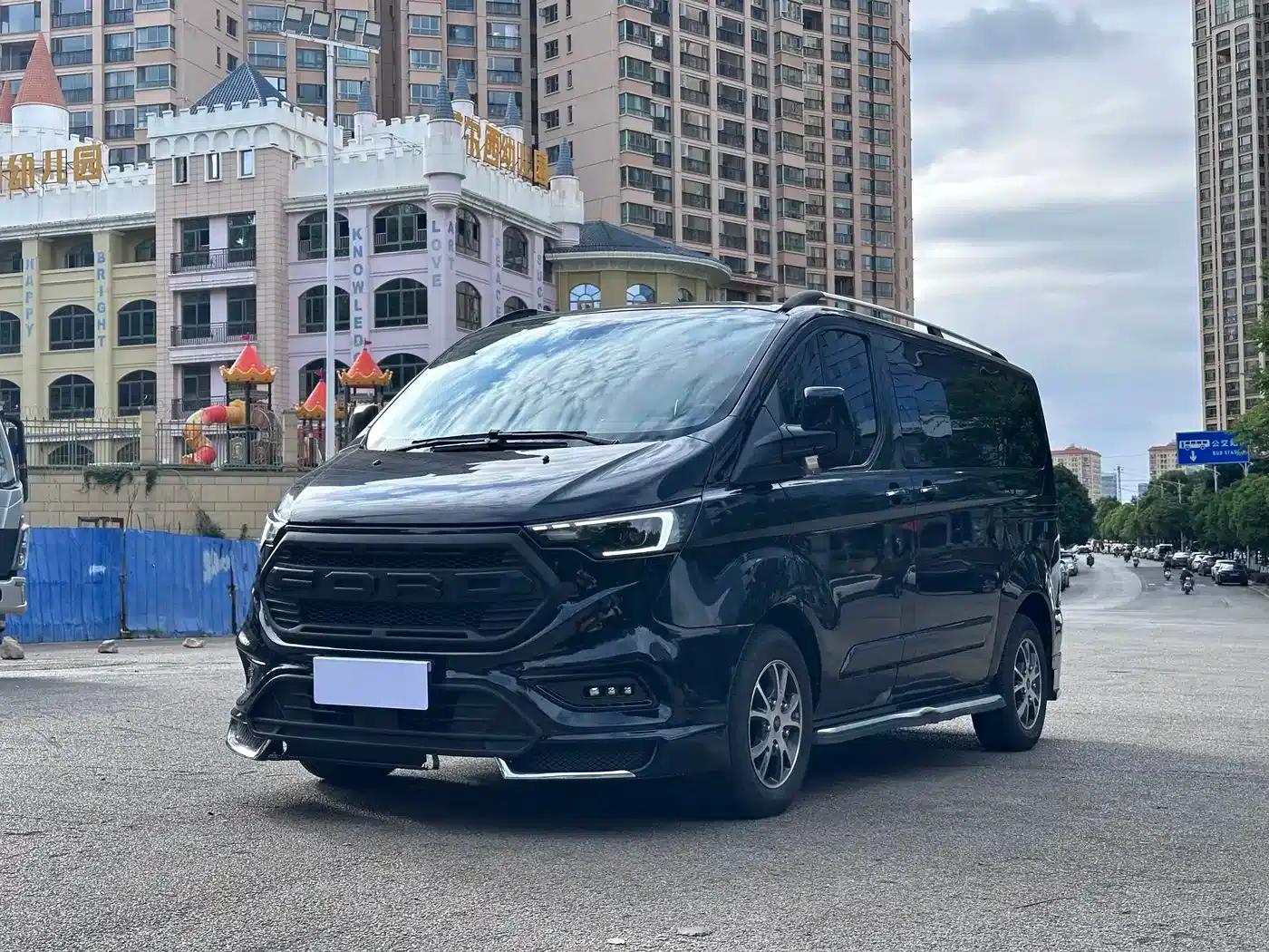 Tourneo 2023 2.0T Automatic Luxury Edition — миниатюра 1