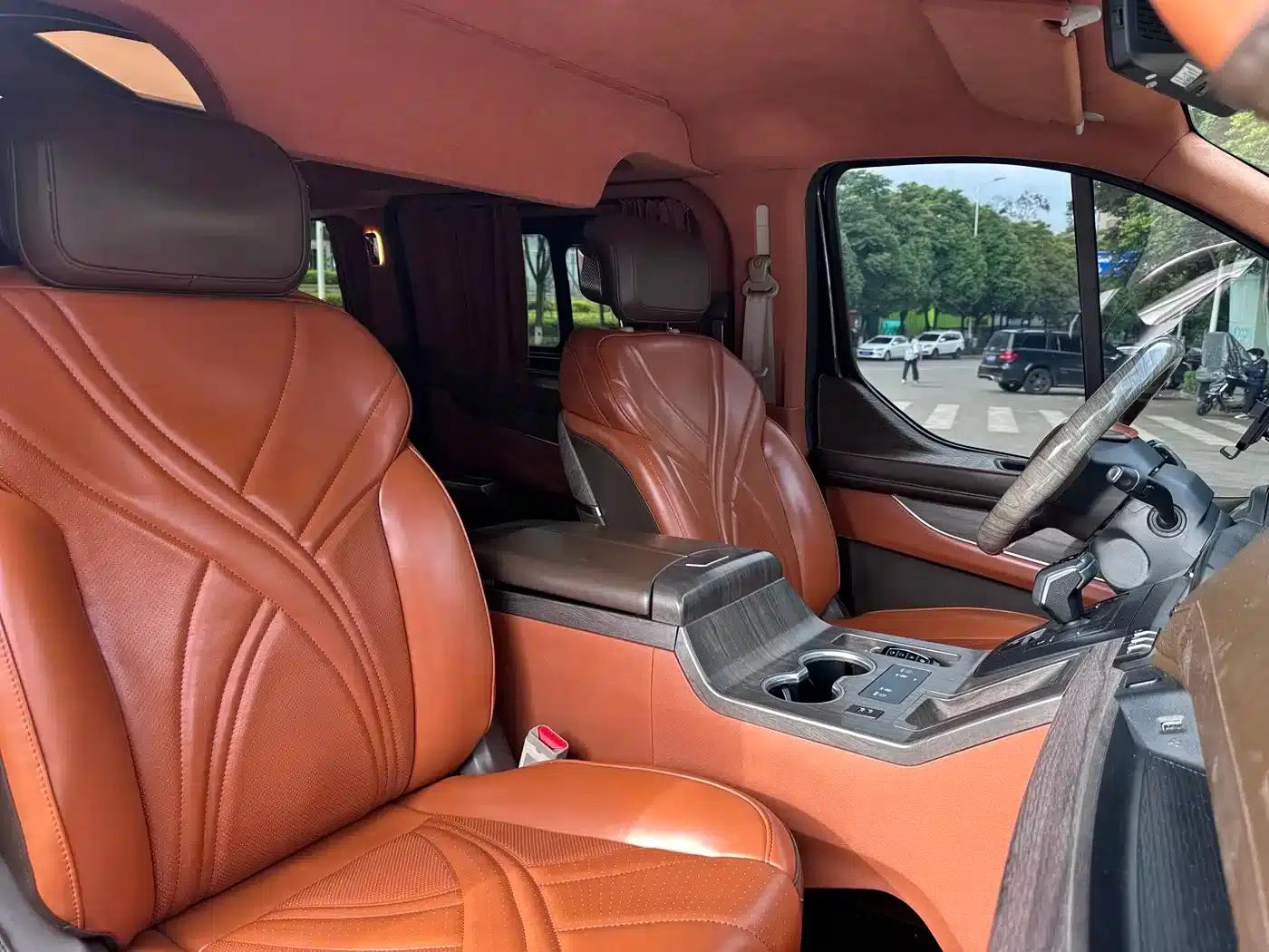 Tourneo 2023 2.0T Automatic Luxury Edition — миниатюра 14