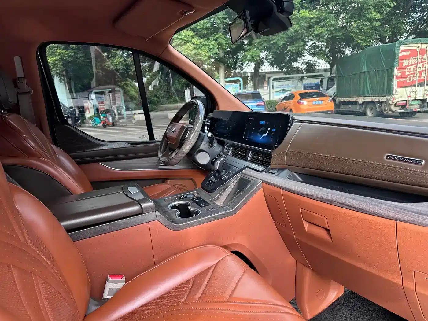Tourneo 2023 2.0T Automatic Luxury Edition — миниатюра 15