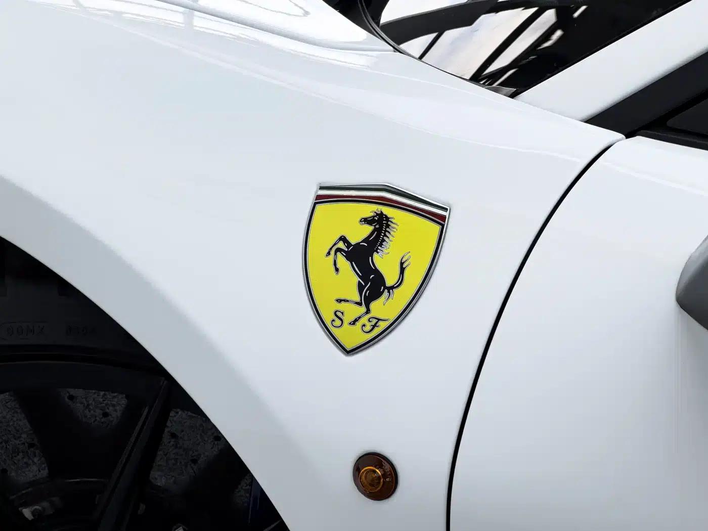 2015 Ferrari 488 GTB — миниатюра 10