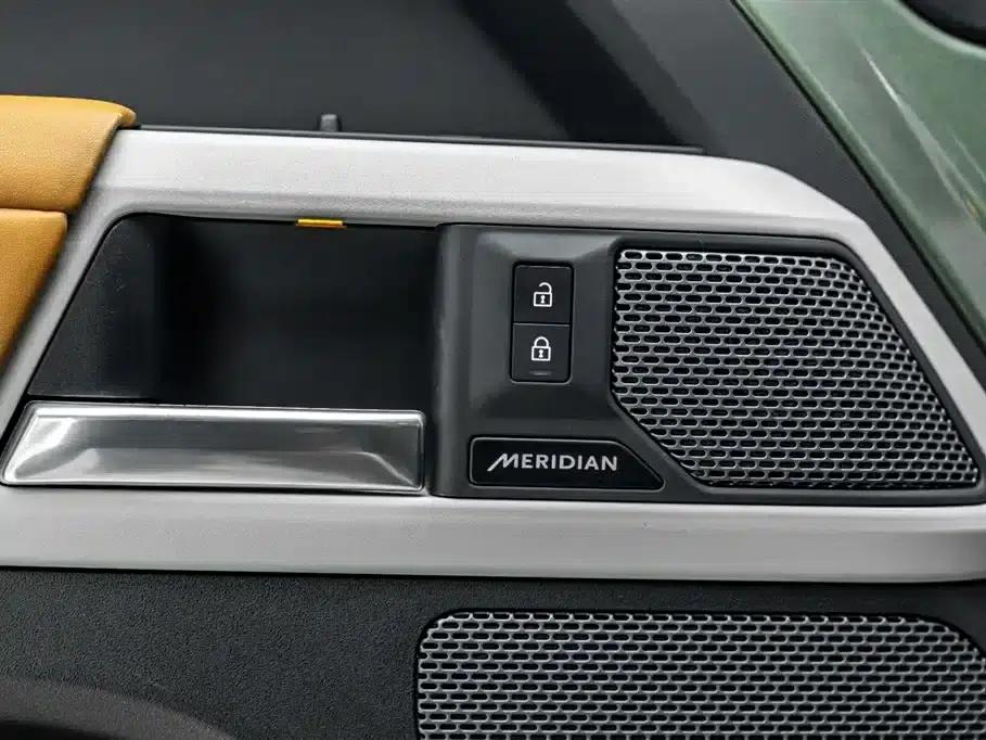 2023 Land Rover Defender Facelift 110 3.0T P400 X-DYNAMIC HSE — миниатюра 14