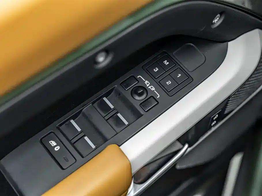 2023 Land Rover Defender Facelift 110 3.0T P400 X-DYNAMIC HSE — миниатюра 15
