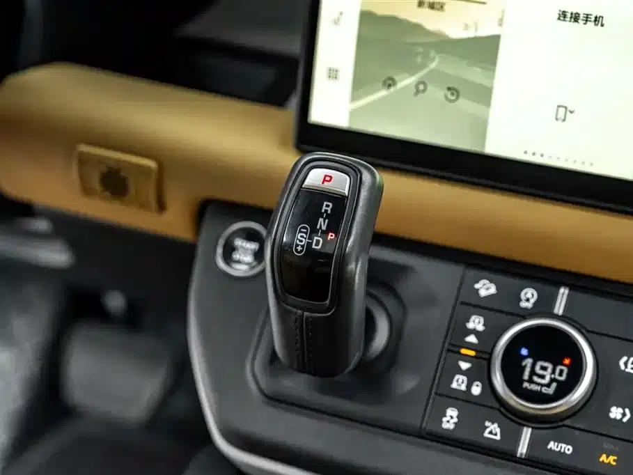2023 Land Rover Defender Facelift 110 3.0T P400 X-DYNAMIC HSE — миниатюра 29