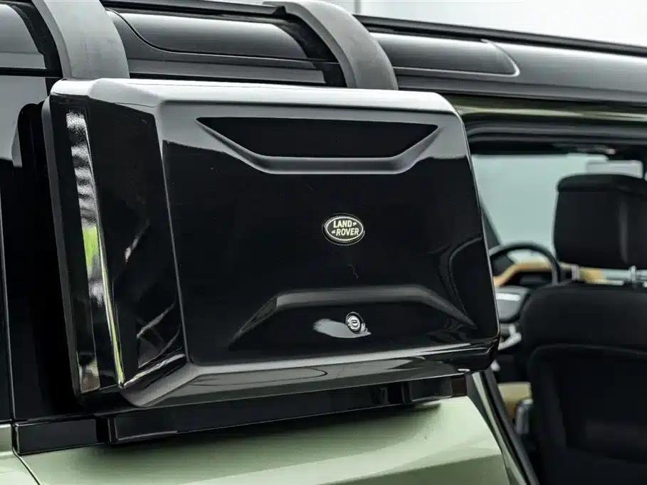 2023 Land Rover Defender Facelift 110 3.0T P400 X-DYNAMIC HSE — миниатюра 35