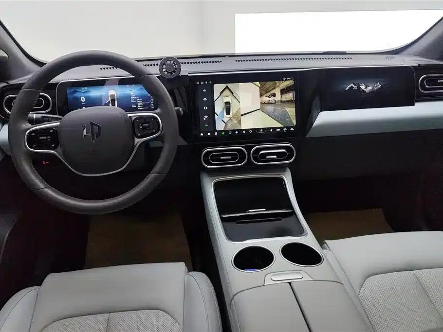 Leapmotor C01 2023 Range Extender 216 Comfort Edition — миниатюра 12