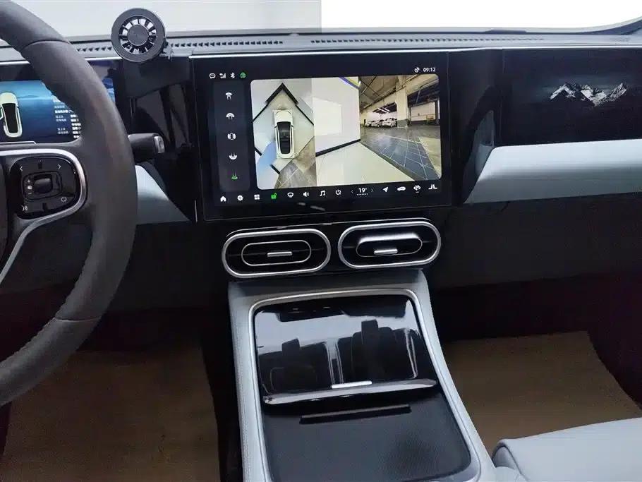 Leapmotor C01 2023 Range Extender 216 Comfort Edition — миниатюра 13