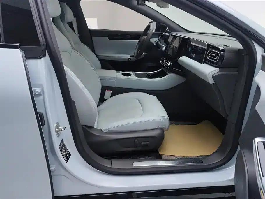 Leapmotor C01 2023 Range Extender 216 Comfort Edition — миниатюра 8