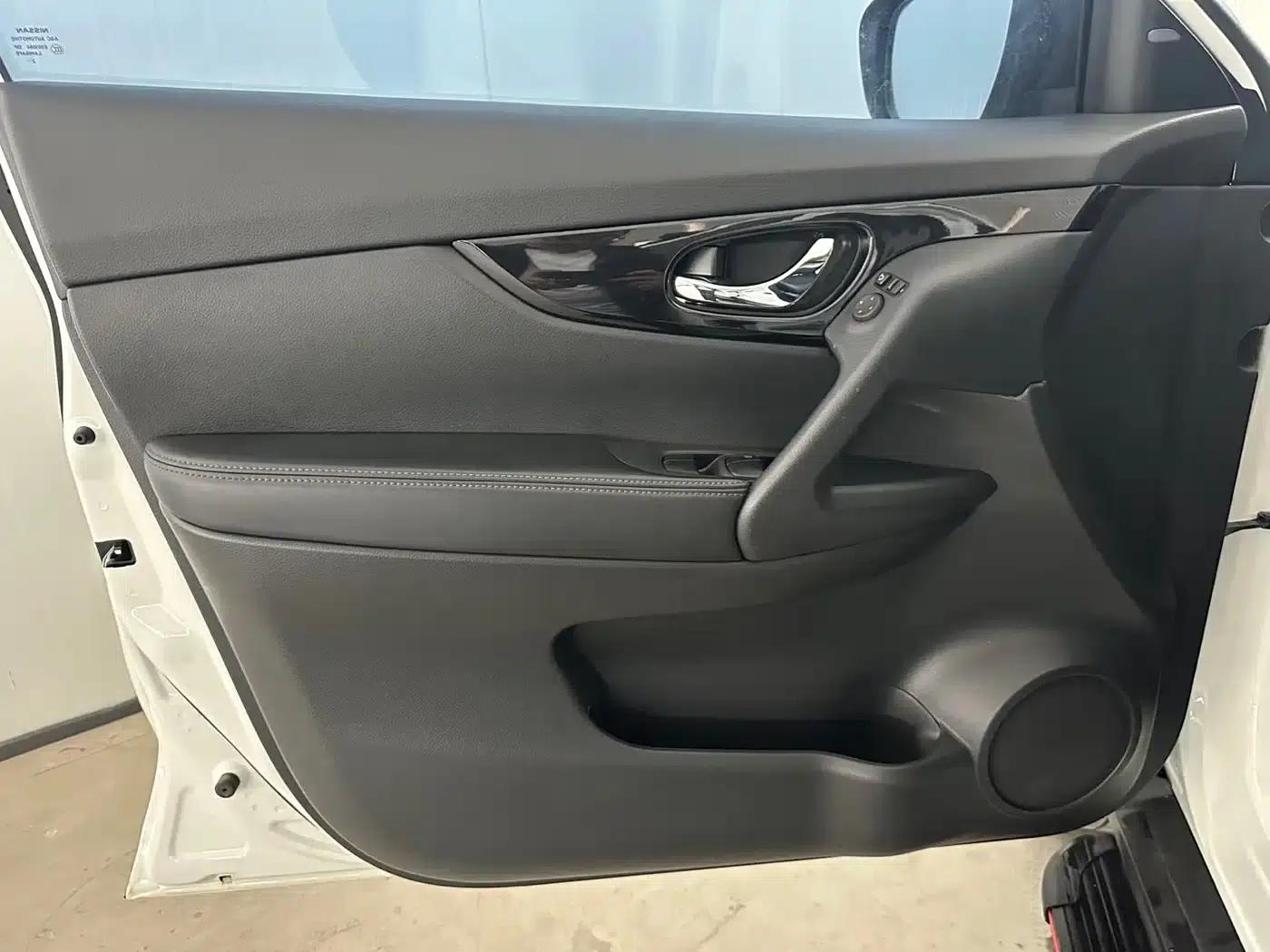 Nissan X-Trail 2023 Classic 2.0L 2WD Intelligent Connectivity Premium Edition — миниатюра 12